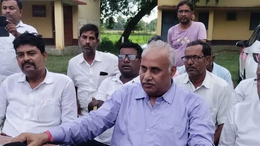 अमरपुर में स्थानीय चेहरे को टिकट देने की मांग तेज़, राजद नेता संजीव सिंह को समर्थन