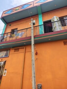 बाराहाट में बिजली विभाग की बड़ी कार्रवाई: मीटर बाईपास कर बिजली चोरी करते पकड़े गए दो उपभोक्ता।