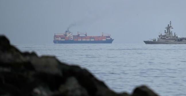 एलपीजी आपूर्ति पर संकट: 22 जहाज फंसे, 2 टैंकर गुजरात के बंदरगाहों की ओर; जरूरत पड़ी तो सुरक्षा देगा Indian Navy