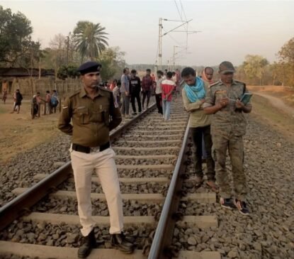 हंसडीहा–गोड्डा रेल लाइन पर दर्दनाक हादसा, ट्रेन से कटकर दो युवकों की मौत।