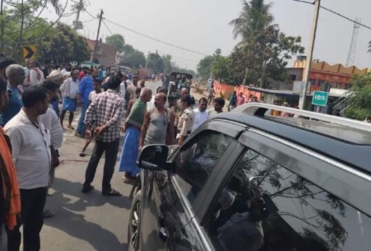 बेलडीहा शिव मंदिर के पास स्कॉर्पियो-बाइक की टक्कर, युवक गंभीर घायल